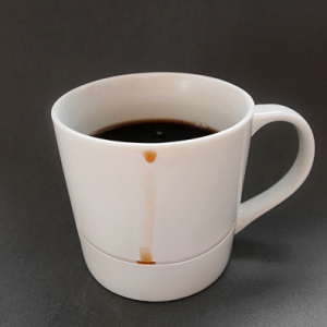 無杯痕的咖啡杯